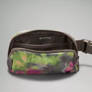 Lululemon Everywhere Belt Bag Hyper Dye Multi Rover Tie Dye NWT *SOLD OUT COLOR
